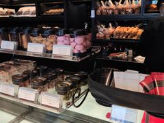 零售区-Salon de The de Joel Robuchon(外滩18号店)