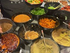 -爆炸头阿姨小四川正宗川味小吃(无任何分店)