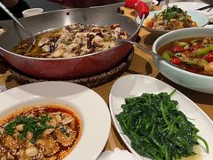 -渝信川菜 · 川味家常菜(财富购物中心店)