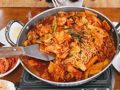-亲昵春川鸡排(韩国美食街店)