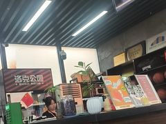 -洛克公园·篮球·足球·羽毛球(莘庄店)
