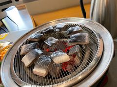 -围炉肉舍•炭烤活鳗•丹东海鲜烤肉(步行街店)