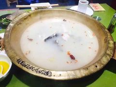 -颜氏双江清水鱼一养身火锅(磁器口店)