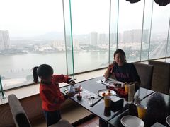 -荣誉国际酒店-云顶旋转餐厅