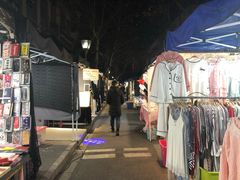 -吴山路夜市
