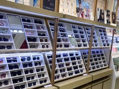-标准眼镜·蔡司官方授权店(塘沽远洋未来汇店)