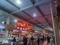 -四川小胡子海鲜(丁村万人海鲜广场店)