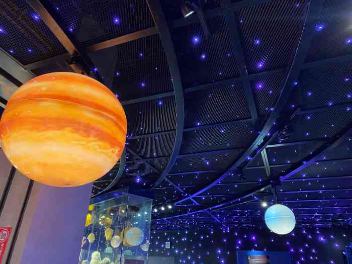 龙岗区科技馆-"深圳红立方科技馆,公共艺术与城市规划馆.