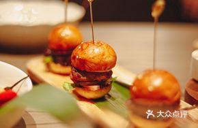 Hand-Pressed Beef Patty Sesame Mini Burger