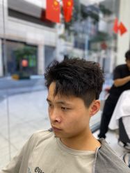 -乾健·烫染·接发SALON