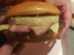 菠萝牛汉堡-麦当劳(新王府井店)