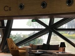 -上海滴水湖皇冠假日酒店