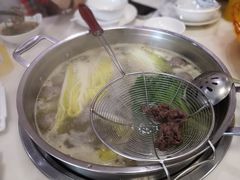 牛骨清汤锅底-三头牛·潮汕牛肉生蚝火锅 (夏湾店)