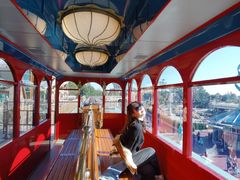 -海底巡游艇:尼莫和好友的海洋世界