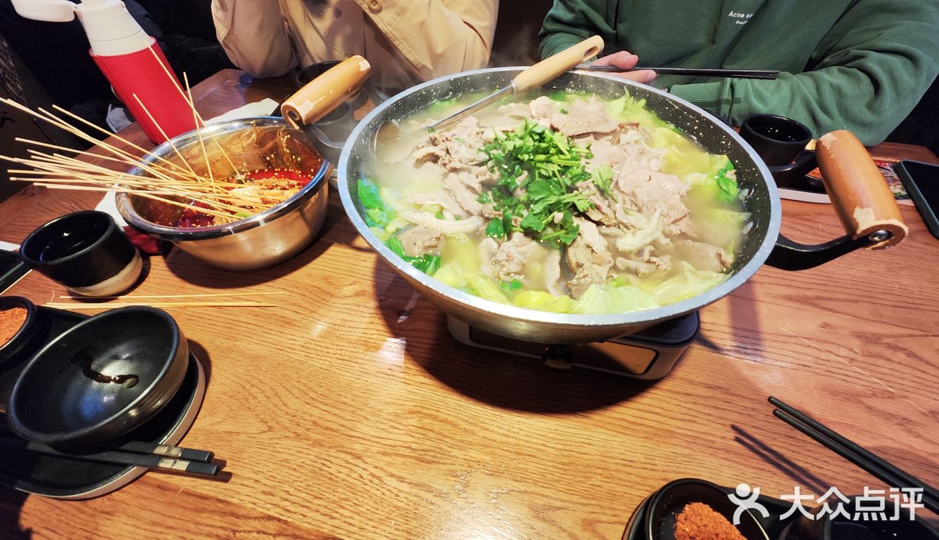 跷脚牛肉就来这