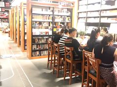 -西西弗书店&矢量咖啡(凯德晶萃广场店)