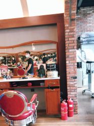 -THE BARN大屋理发馆