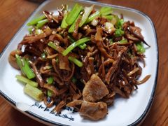 -小凤庭·地道湖北菜武昌鱼·藕汤(38年黄鹤楼店)