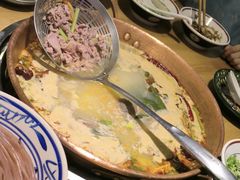 -洱火云南酸菜牛肉火锅(石景山当代商城店)