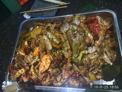一锹海鲜-冰城小镇音乐串吧·聚会餐厅(百子湾店)