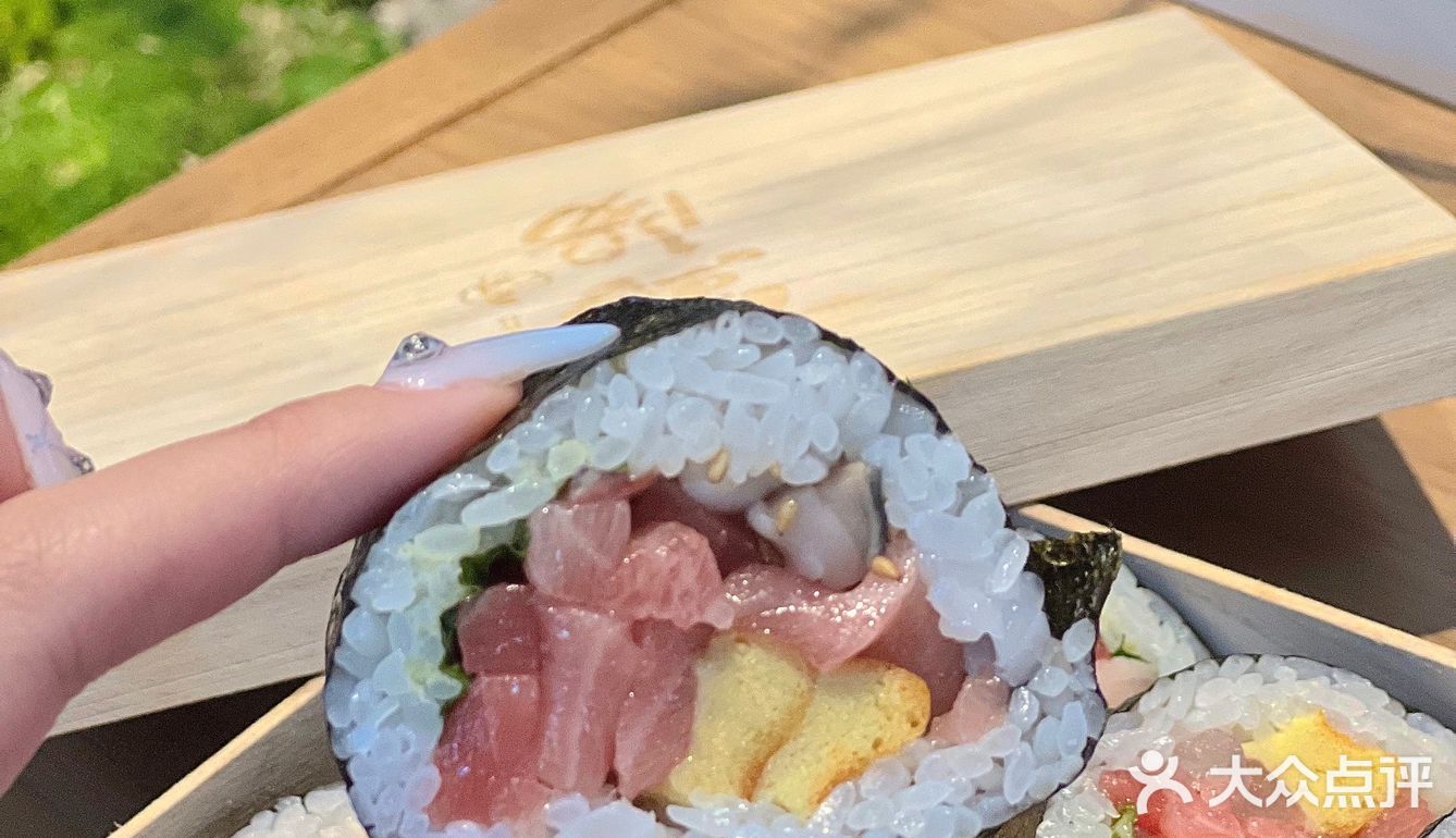 喜欢吃鮨陽日料🍣今天在家安排🥢
