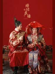 -雪中彩影婚纱摄影·微光艺术中心