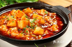 Stone Pot Beef with Yellow Cold Noodles