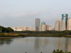 -万绿园