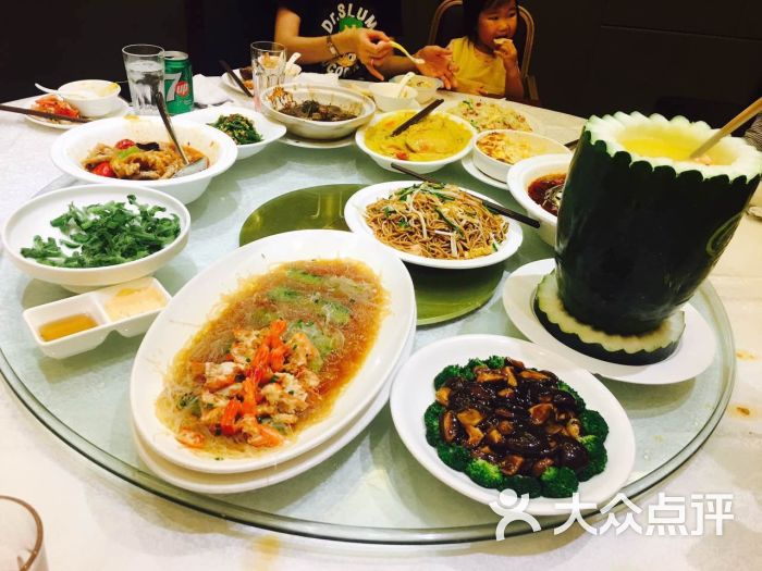 只想说蟹真的很硬!肉质不肥嫩～所以18个菜中这个印象最深