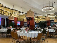 -刘姐啤酒鱼民族演艺餐厅(西街总店)