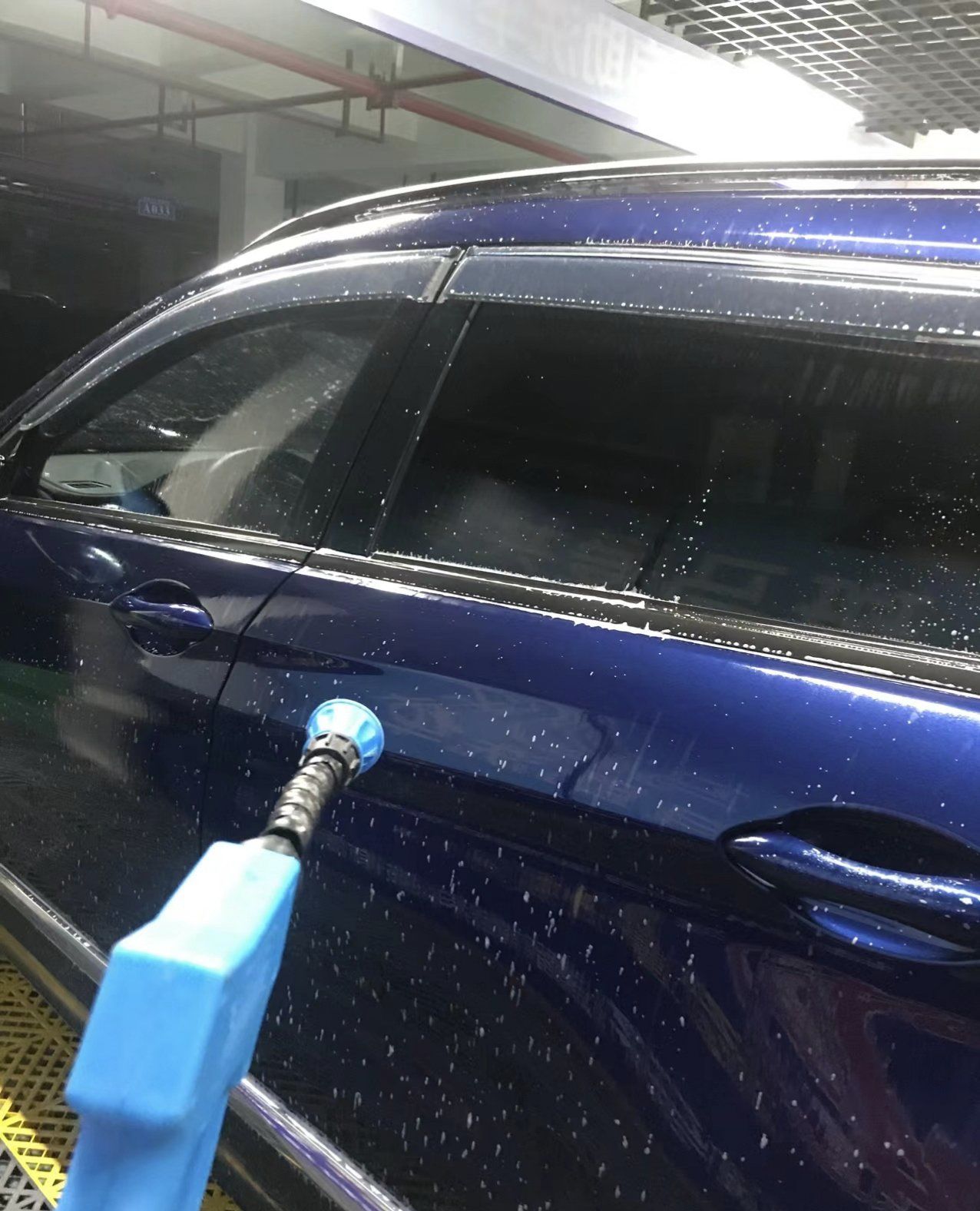 自己洗车真的超有趣,而且便宜