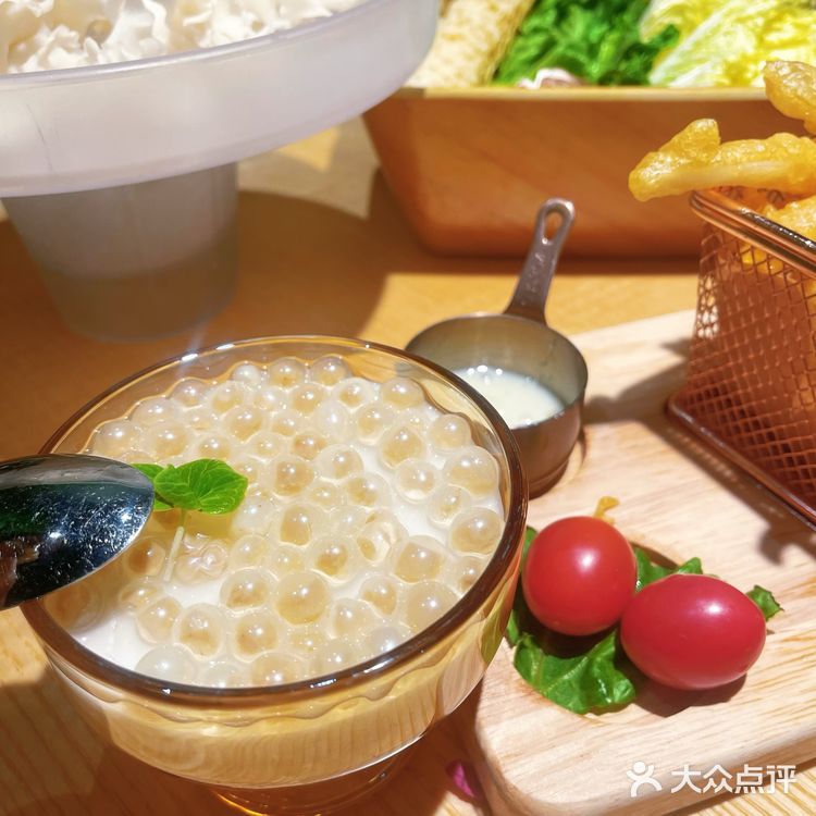 东门的宝藏“椰子鸡”，椰香满满鸡肉来一碗