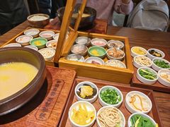 -良米山·云南野生菌过桥米线(上海首店)