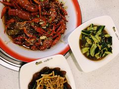 -张大师鸭爪爪特色干锅(南湖店)