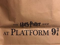 -九又四分之三站台哈利波特商店