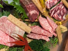 -山川小町·极番烧肉(新地假日广场店)
