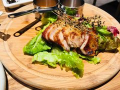 炭烧猪颈肉-小大董·烤鸭(凤凰汇店)