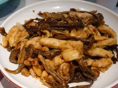 鹿茸菇炒子鸡-天津大学·四十二斋餐厅