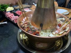 -果松木炭酸菜铜火锅·外婆参鸡汤