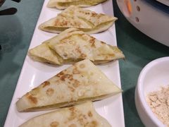 香煎大黄米饼-福禄财东北菜(珠江帝景店)