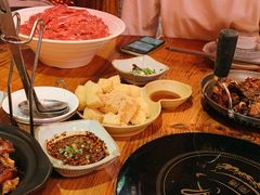 -野山舂·贵州现舂酸汤火锅(鸿通城店)