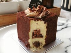 -UNI UNI(环亚凯瑟琳店)