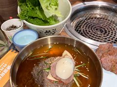 -明洞阿姨·韩式酱蟹烤肉·创意料理(三元桥店)