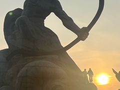 -巴陵广场