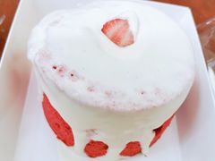 网红红丝绒草莓奶盖流心-糕小爱·动物奶油生日蛋糕定制(合肥总店)