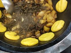 -炮爷东北铁锅炖(棠安路店)