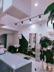 -吉艺心专业美发造型