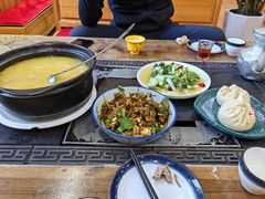 -三锅莊·牦牛肉火锅·香格里拉特色藏餐宴请餐厅(菱角塘路店)