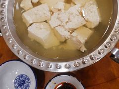 -石磨豆花家常菜·牦牛排土火锅