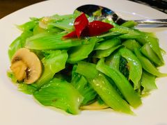 口蘑炒芥菜-小放牛炒菜馆(军校店)
